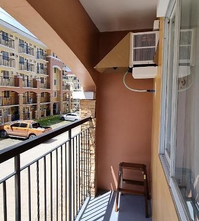 Mikaela'S Crib- 1 Bedroom Flat @ Arezzo Place Condominium Davao Stadt Exterior foto